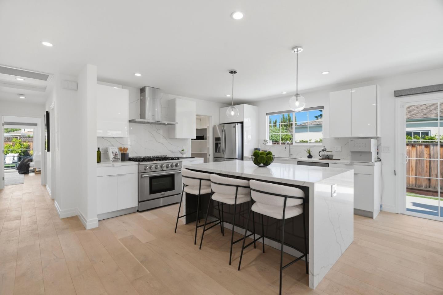 Detail Gallery Image 8 of 53 For 280 Matadero Ave, Palo Alto,  CA 94306 - 4 Beds | 3 Baths