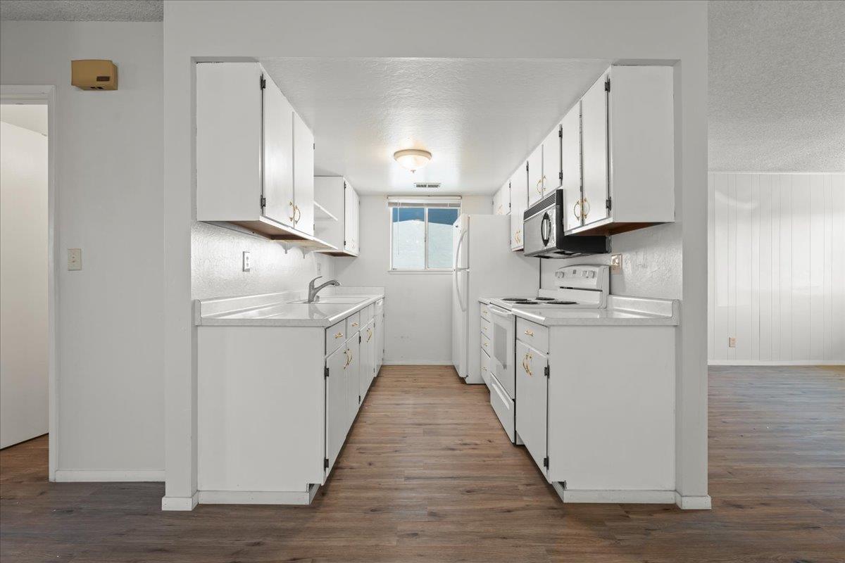 Detail Gallery Image 9 of 19 For 583 Bridge St, Watsonville,  CA 95076 - 2 Beds | 1 Baths