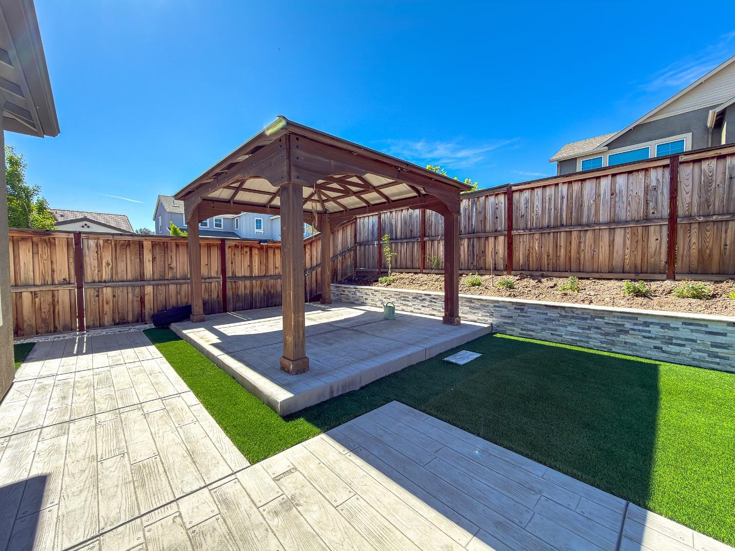 Detail Gallery Image 5 of 21 For 2665 Luna Ave, Tracy,  CA 95377 - 4 Beds | 2/1 Baths