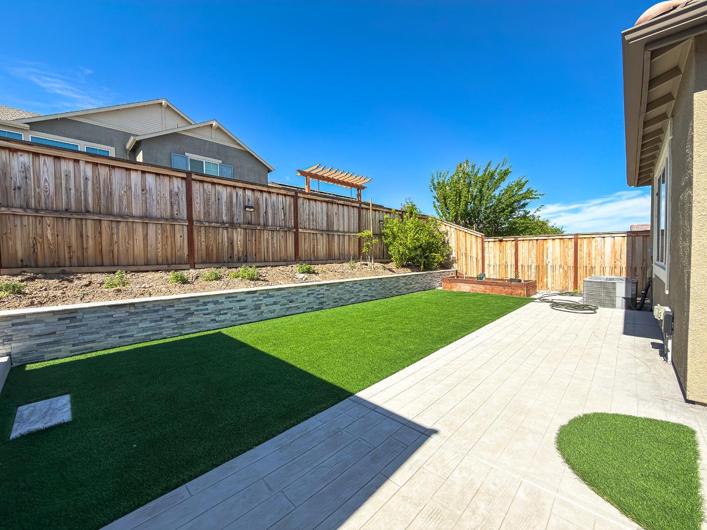 Detail Gallery Image 6 of 21 For 2665 Luna Ave, Tracy,  CA 95377 - 4 Beds | 2/1 Baths