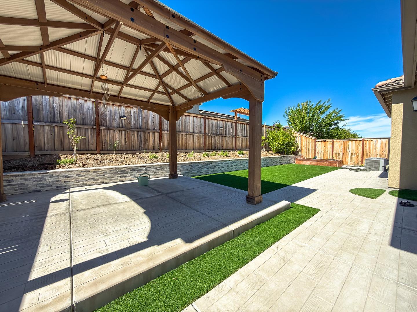 Detail Gallery Image 7 of 21 For 2665 Luna Ave, Tracy,  CA 95377 - 4 Beds | 2/1 Baths