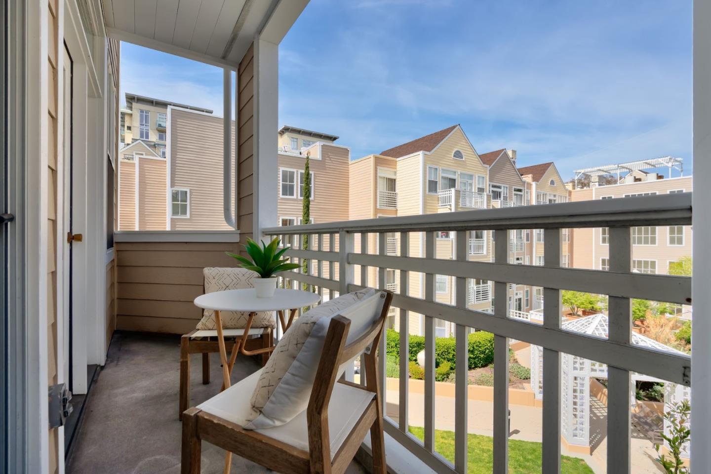 Detail Gallery Image 16 of 43 For 550 Ortega Ave #B330,  Mountain View,  CA 94040 - 2 Beds | 2 Baths