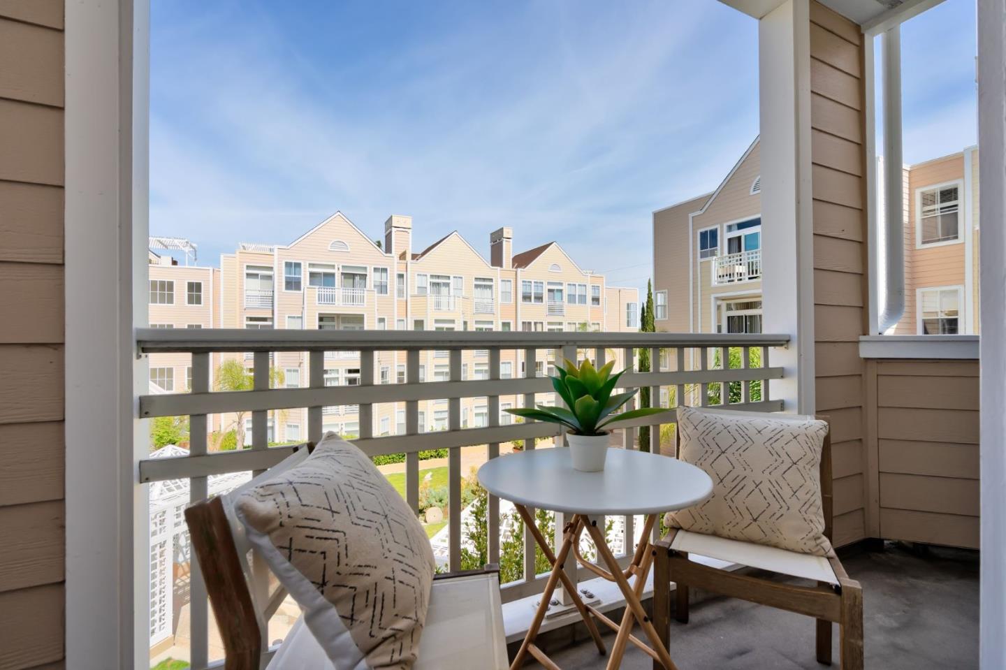 Detail Gallery Image 17 of 43 For 550 Ortega Ave #B330,  Mountain View,  CA 94040 - 2 Beds | 2 Baths