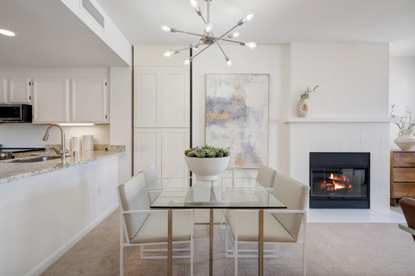 Detail Gallery Image 2 of 43 For 550 Ortega Ave #B330,  Mountain View,  CA 94040 - 2 Beds | 2 Baths