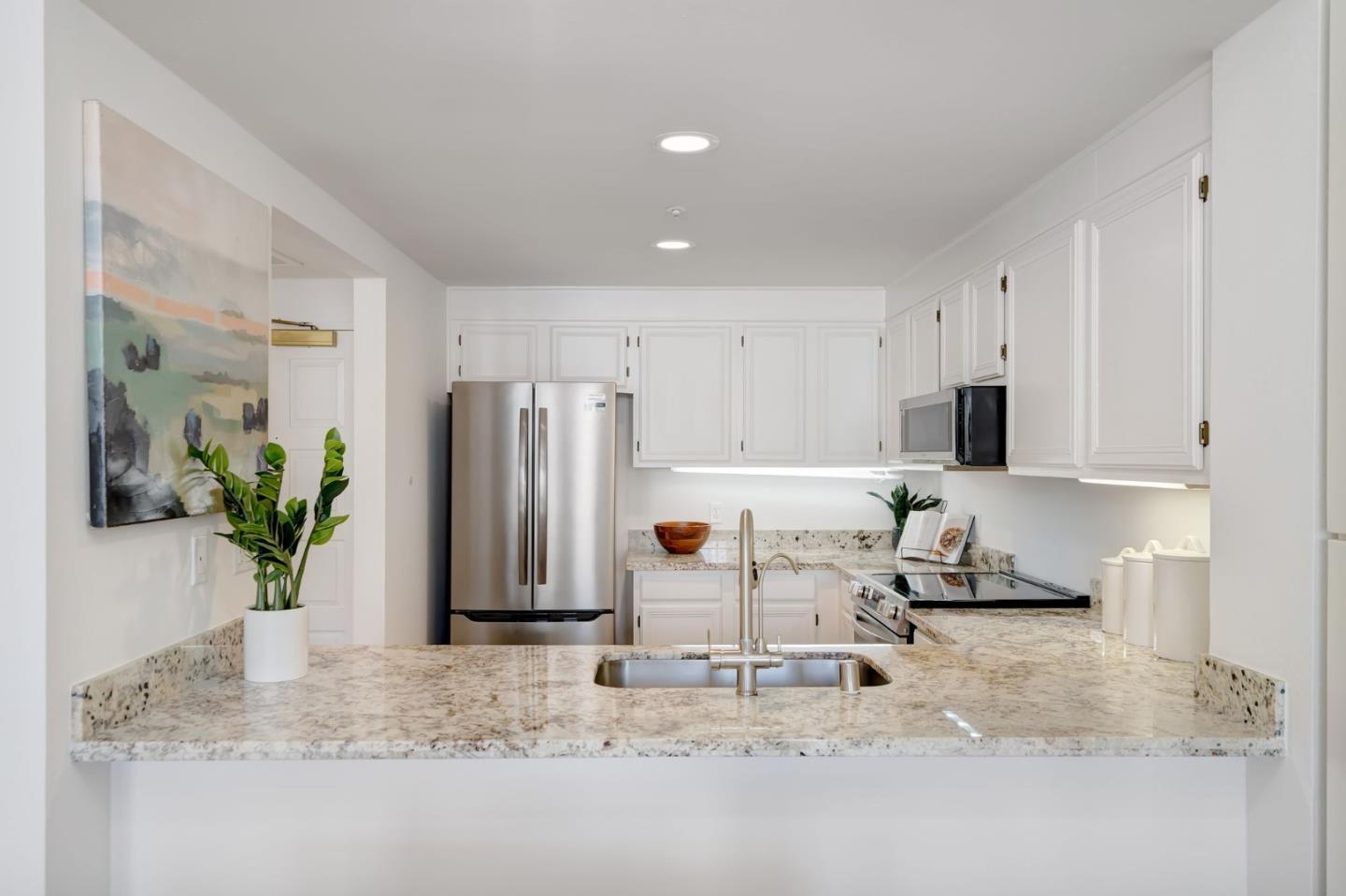 Detail Gallery Image 7 of 43 For 550 Ortega Ave #B330,  Mountain View,  CA 94040 - 2 Beds | 2 Baths