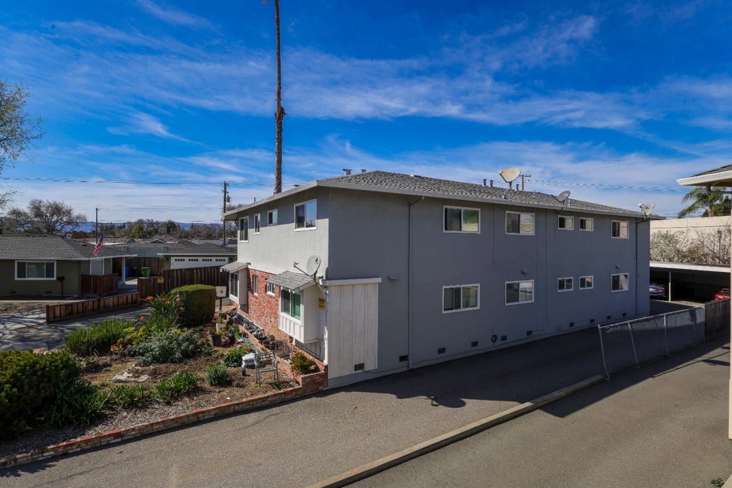 Detail Gallery Image 3 of 14 For 2497 Anna Dr, Santa Clara,  CA 95050 - – Beds | – Baths