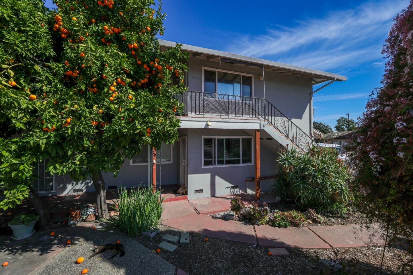 Detail Gallery Image 4 of 14 For 2497 Anna Dr, Santa Clara,  CA 95050 - – Beds | – Baths