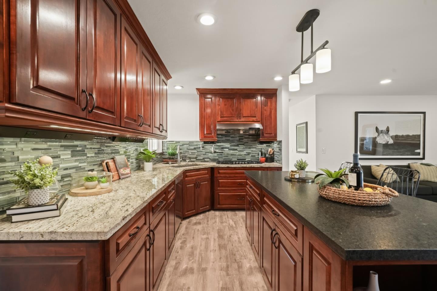 Detail Gallery Image 8 of 16 For 3852 Ross Ave, San Jose,  CA 95124 - 3 Beds | 2 Baths