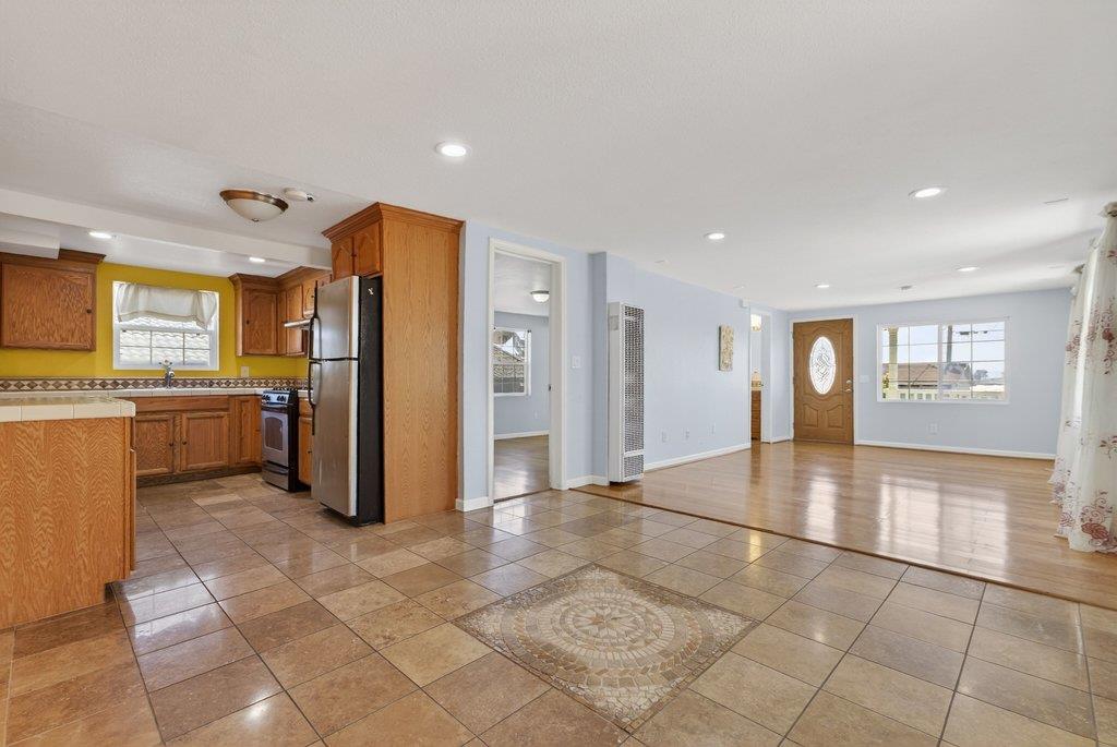 Detail Gallery Image 12 of 43 For 107 Behler Rd, Watsonville,  CA 95076 - 6 Beds | 3/1 Baths