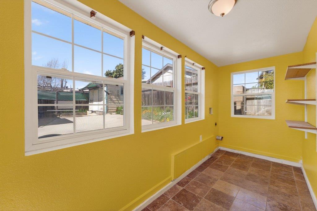 Detail Gallery Image 15 of 43 For 107 Behler Rd, Watsonville,  CA 95076 - 6 Beds | 3/1 Baths