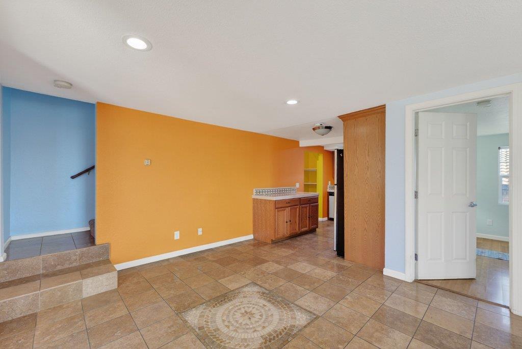 Detail Gallery Image 6 of 43 For 107 Behler Rd, Watsonville,  CA 95076 - 6 Beds | 3/1 Baths