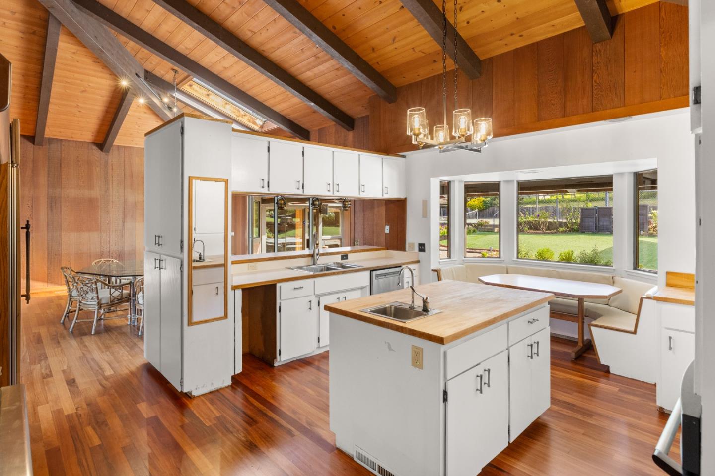 Detail Gallery Image 10 of 49 For 1474 Deer Flat Rd, Monterey,  CA 93940 - 4 Beds | 3 Baths