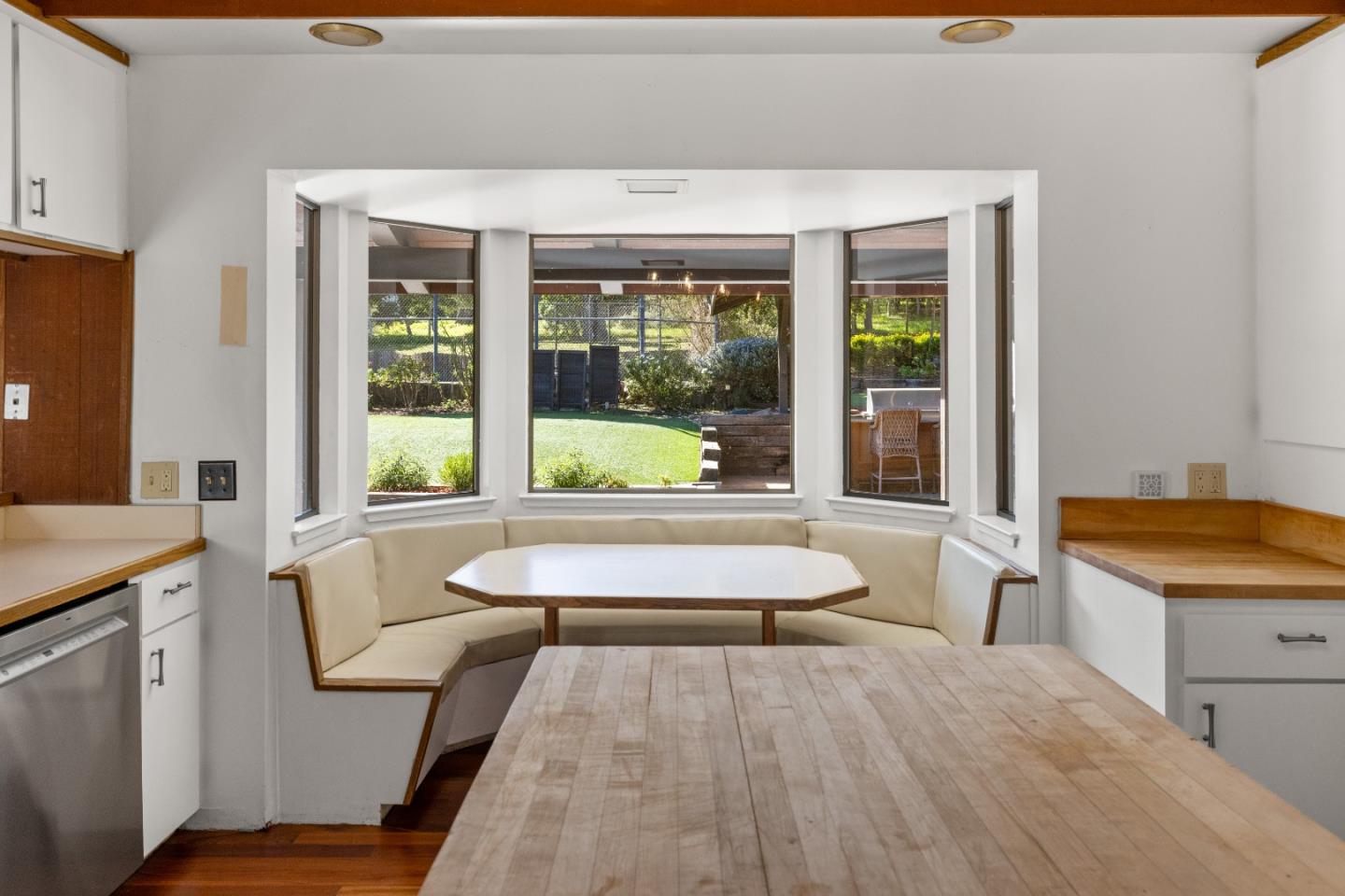 Detail Gallery Image 13 of 49 For 1474 Deer Flat Rd, Monterey,  CA 93940 - 4 Beds | 3 Baths