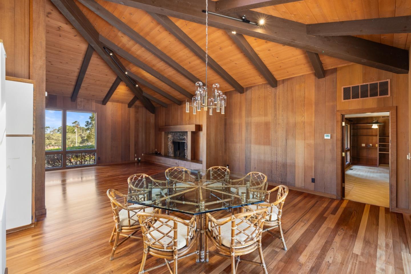 Detail Gallery Image 14 of 49 For 1474 Deer Flat Rd, Monterey,  CA 93940 - 4 Beds | 3 Baths