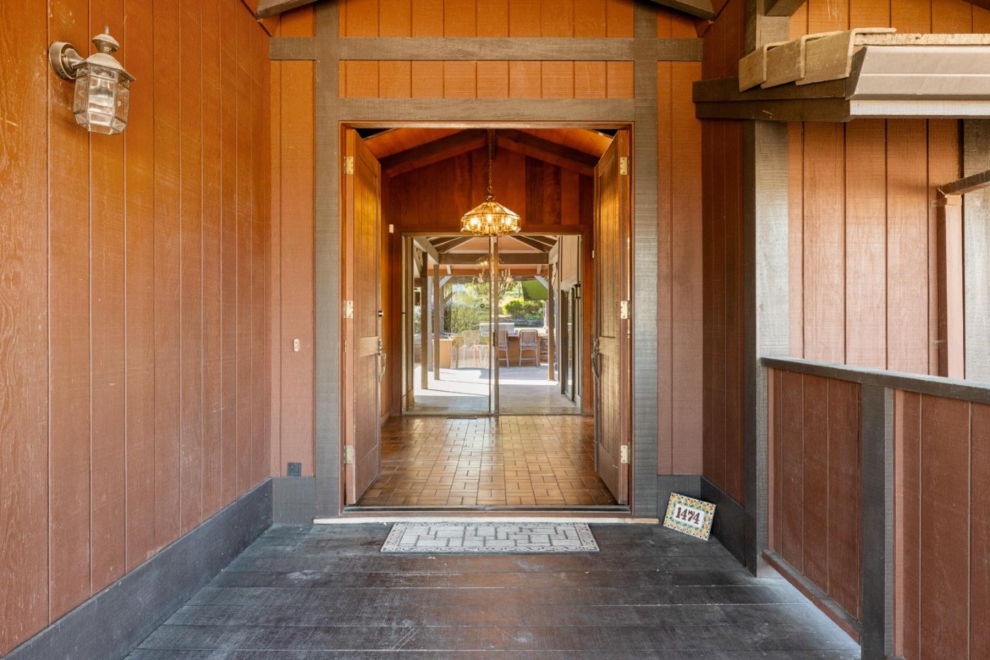 Detail Gallery Image 4 of 49 For 1474 Deer Flat Rd, Monterey,  CA 93940 - 4 Beds | 3 Baths