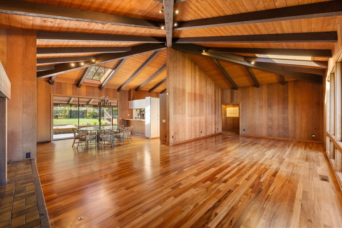 Detail Gallery Image 8 of 49 For 1474 Deer Flat Rd, Monterey,  CA 93940 - 4 Beds | 3 Baths