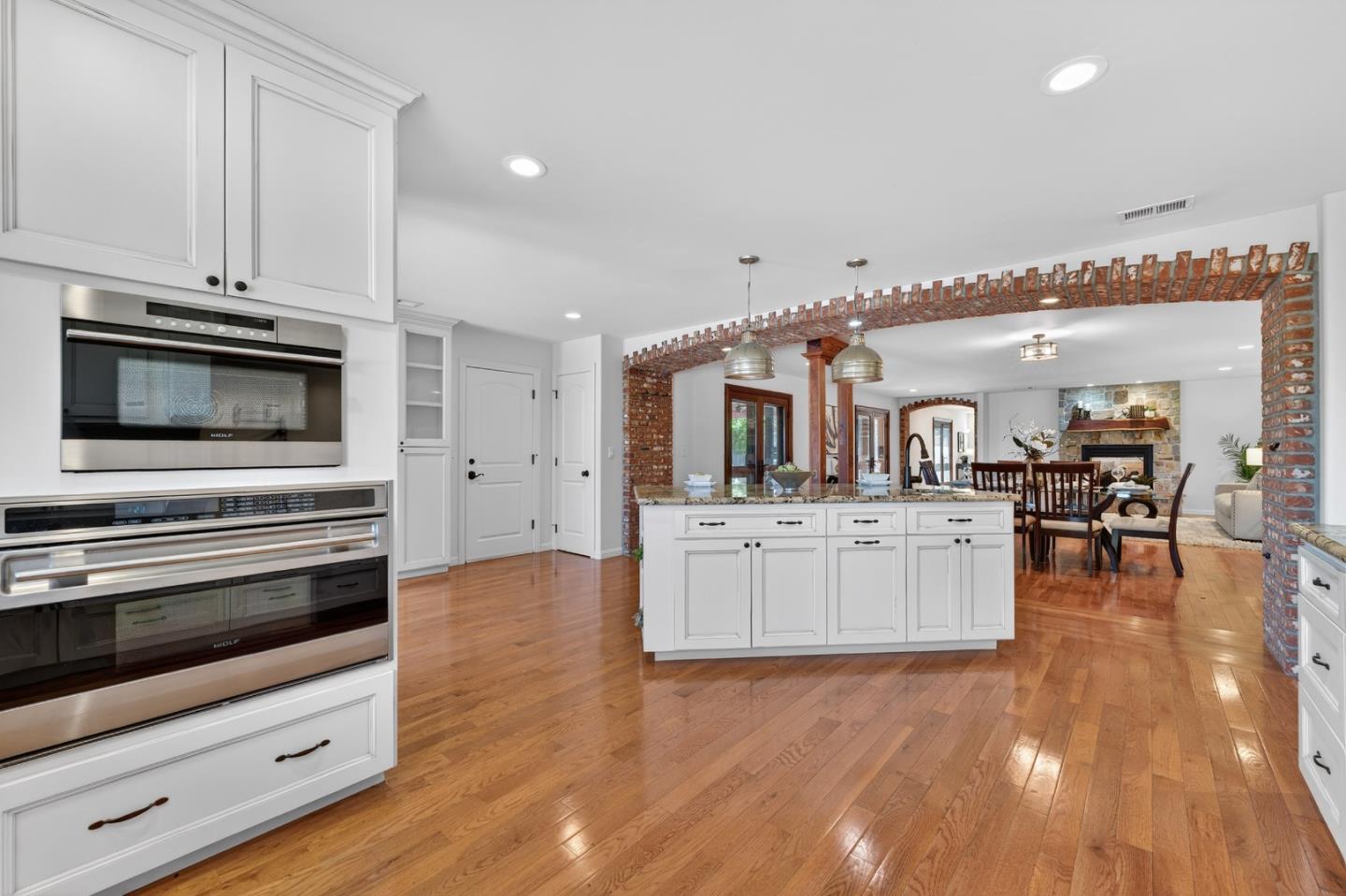 Detail Gallery Image 14 of 66 For 216 Rodonovan Dr, Santa Clara,  CA 95051 - 3 Beds | 3 Baths