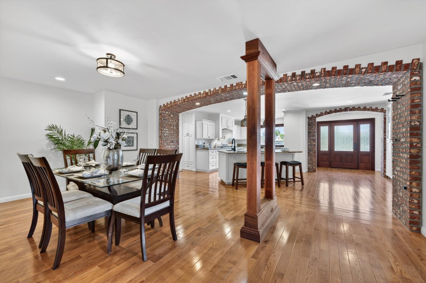 Detail Gallery Image 16 of 66 For 216 Rodonovan Dr, Santa Clara,  CA 95051 - 3 Beds | 3 Baths