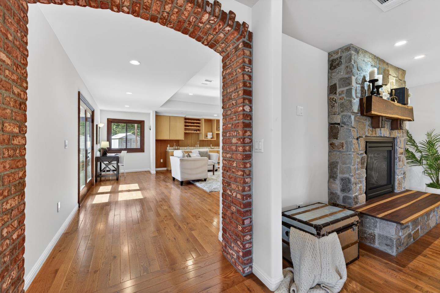 Detail Gallery Image 21 of 66 For 216 Rodonovan Dr, Santa Clara,  CA 95051 - 3 Beds | 3 Baths