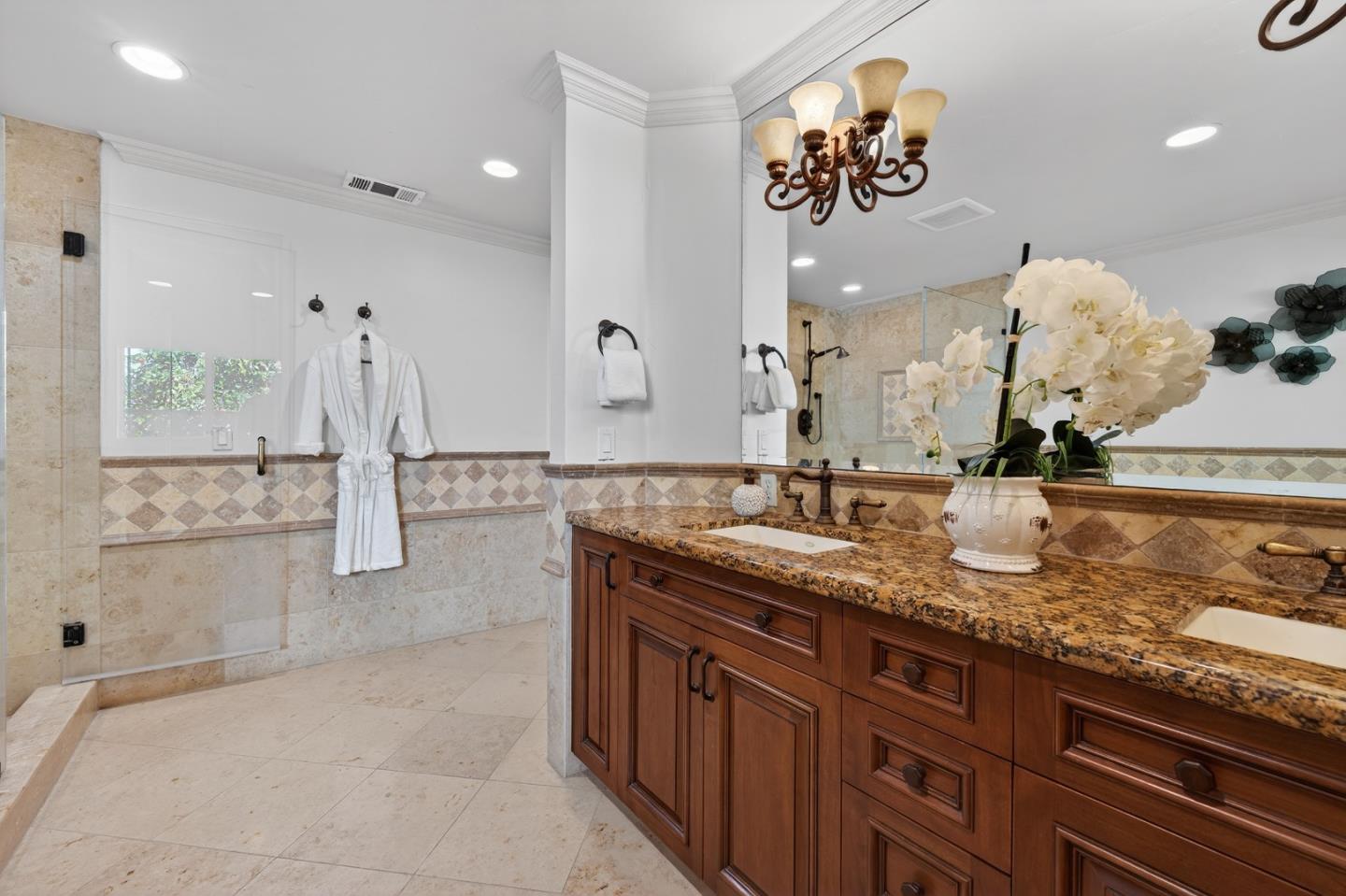 Detail Gallery Image 33 of 66 For 216 Rodonovan Dr, Santa Clara,  CA 95051 - 3 Beds | 3 Baths