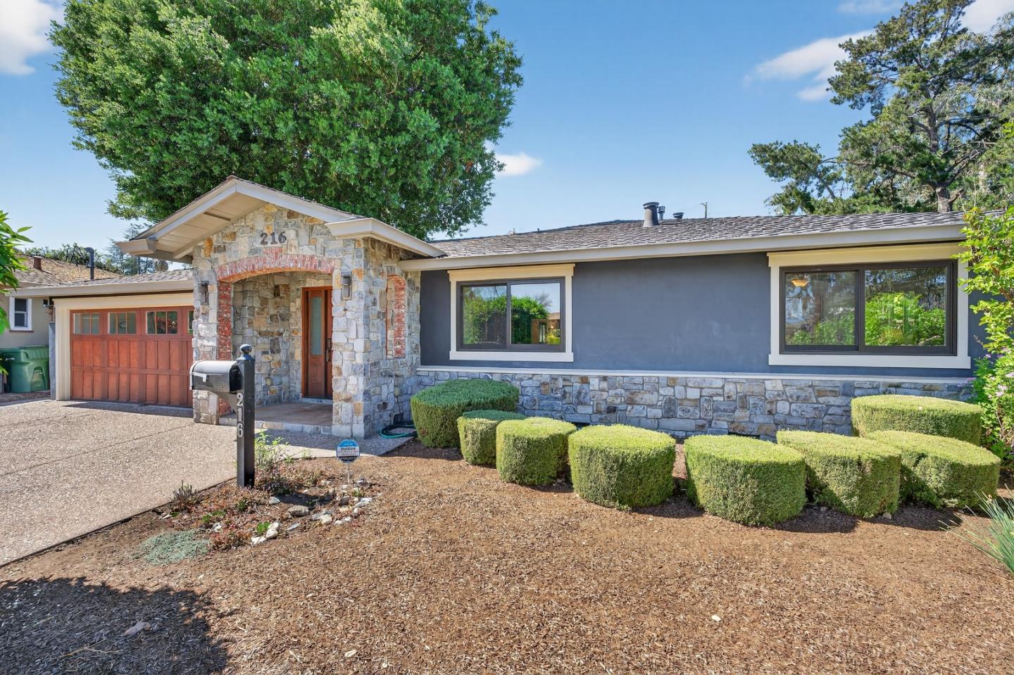 Detail Gallery Image 5 of 66 For 216 Rodonovan Dr, Santa Clara,  CA 95051 - 3 Beds | 3 Baths