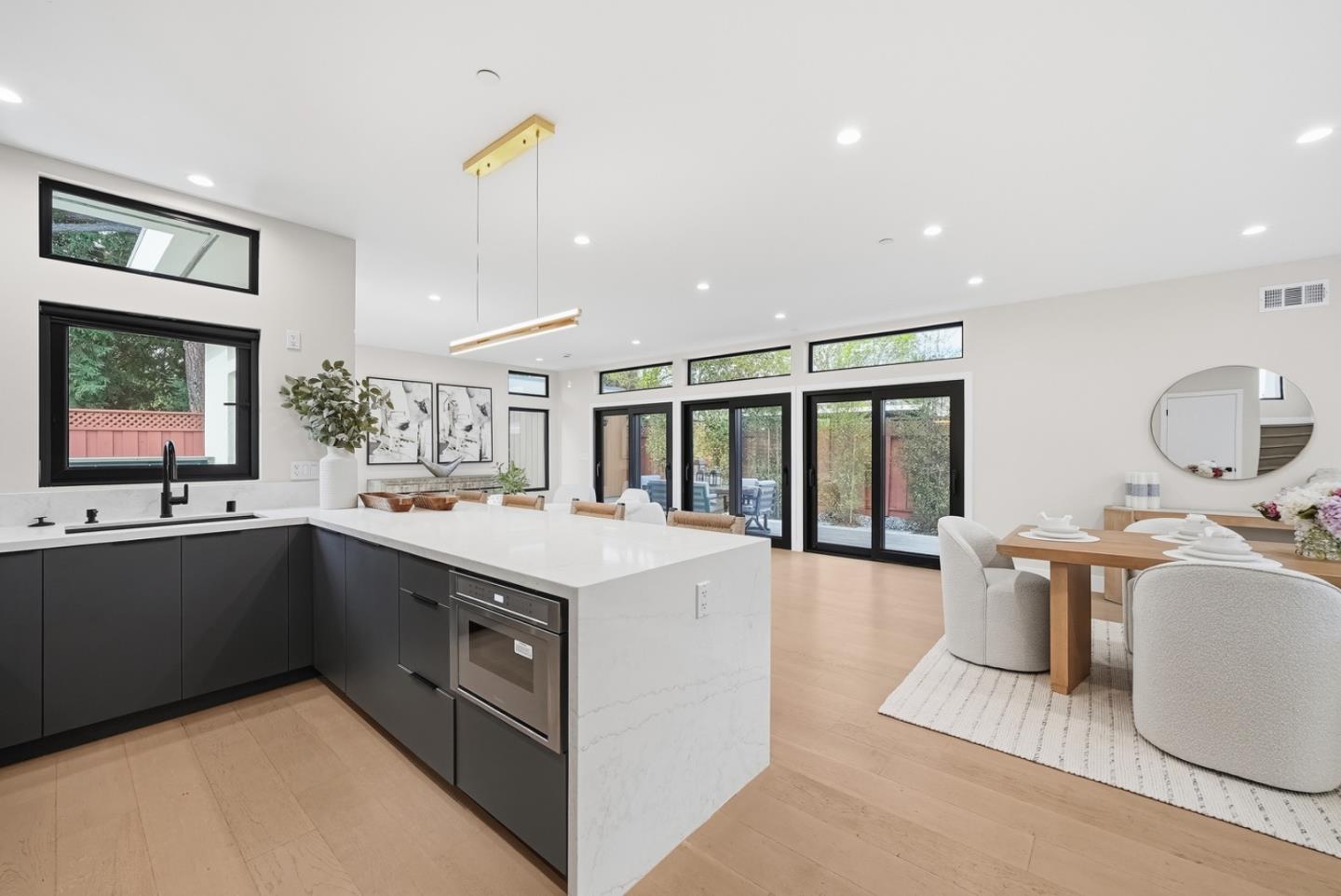 Detail Gallery Image 12 of 39 For 3830 Carlson Cir, Palo Alto,  CA 94306 - 4 Beds | 3/1 Baths