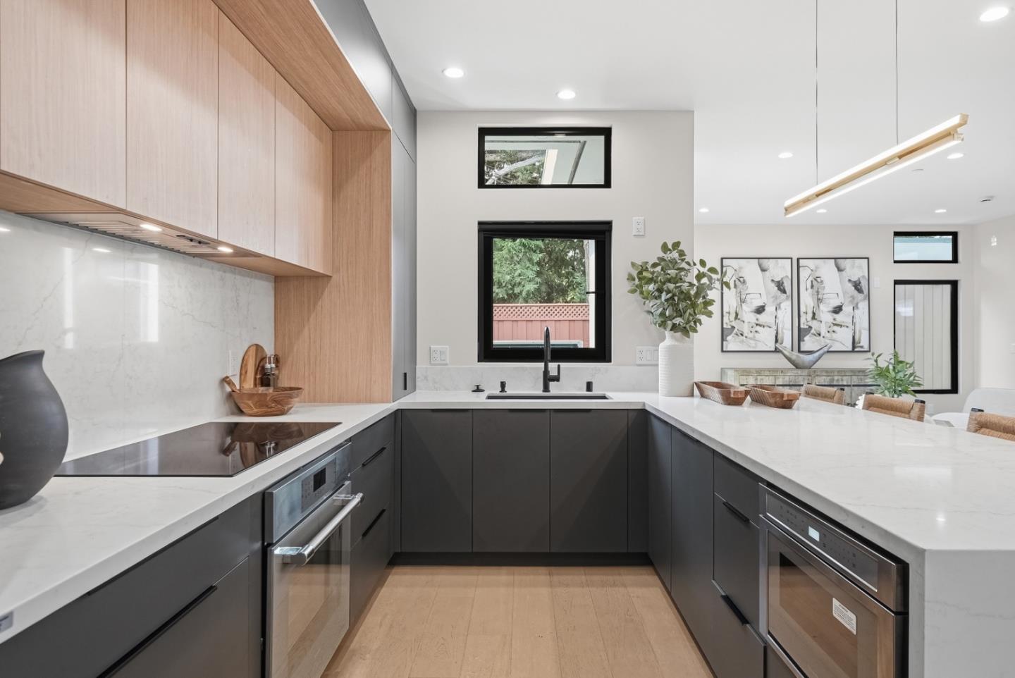 Detail Gallery Image 13 of 39 For 3830 Carlson Cir, Palo Alto,  CA 94306 - 4 Beds | 3/1 Baths