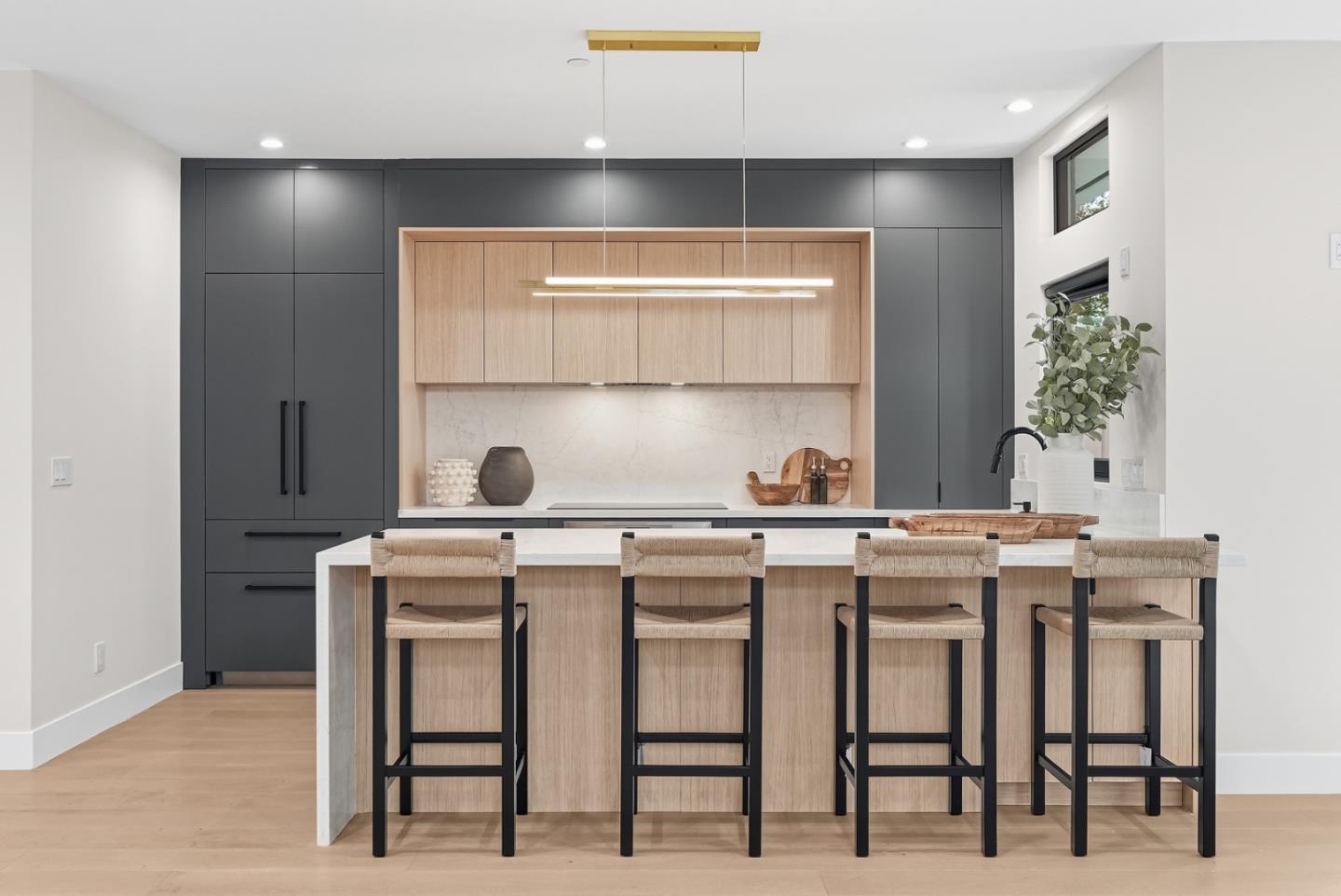 Detail Gallery Image 14 of 39 For 3830 Carlson Cir, Palo Alto,  CA 94306 - 4 Beds | 3/1 Baths