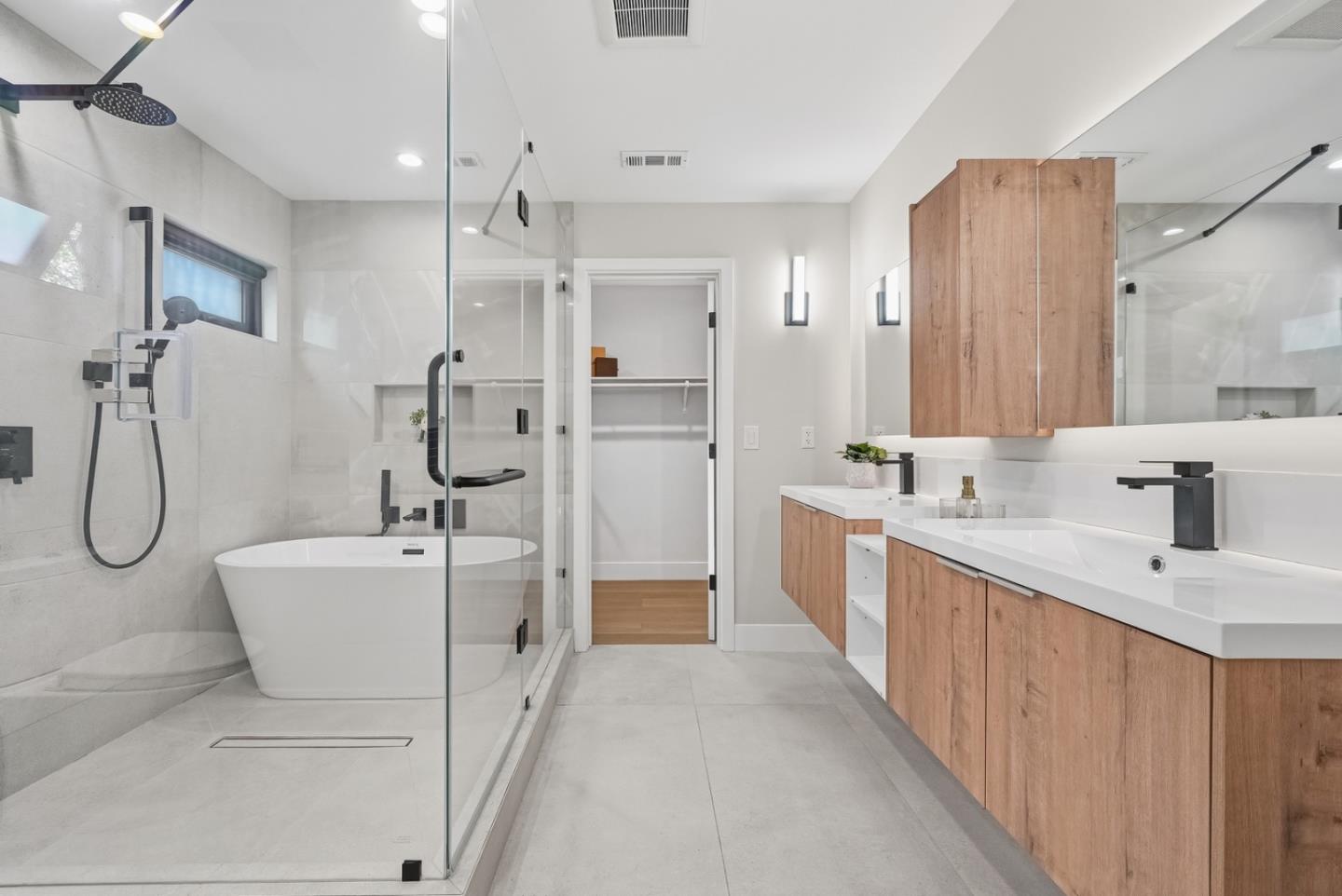 Detail Gallery Image 22 of 39 For 3830 Carlson Cir, Palo Alto,  CA 94306 - 4 Beds | 3/1 Baths