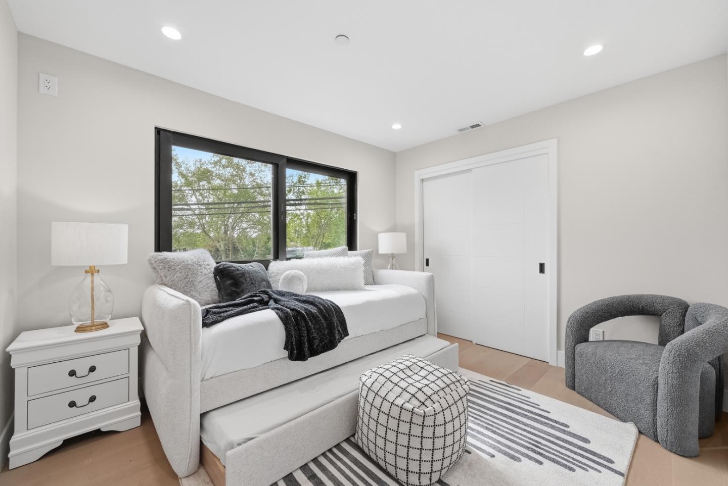 Detail Gallery Image 25 of 39 For 3830 Carlson Cir, Palo Alto,  CA 94306 - 4 Beds | 3/1 Baths