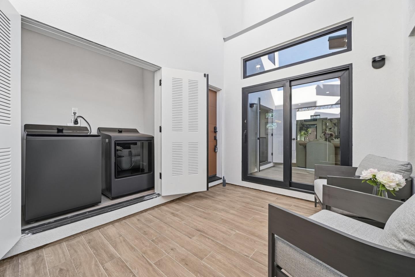 Detail Gallery Image 32 of 39 For 3830 Carlson Cir, Palo Alto,  CA 94306 - 4 Beds | 3/1 Baths