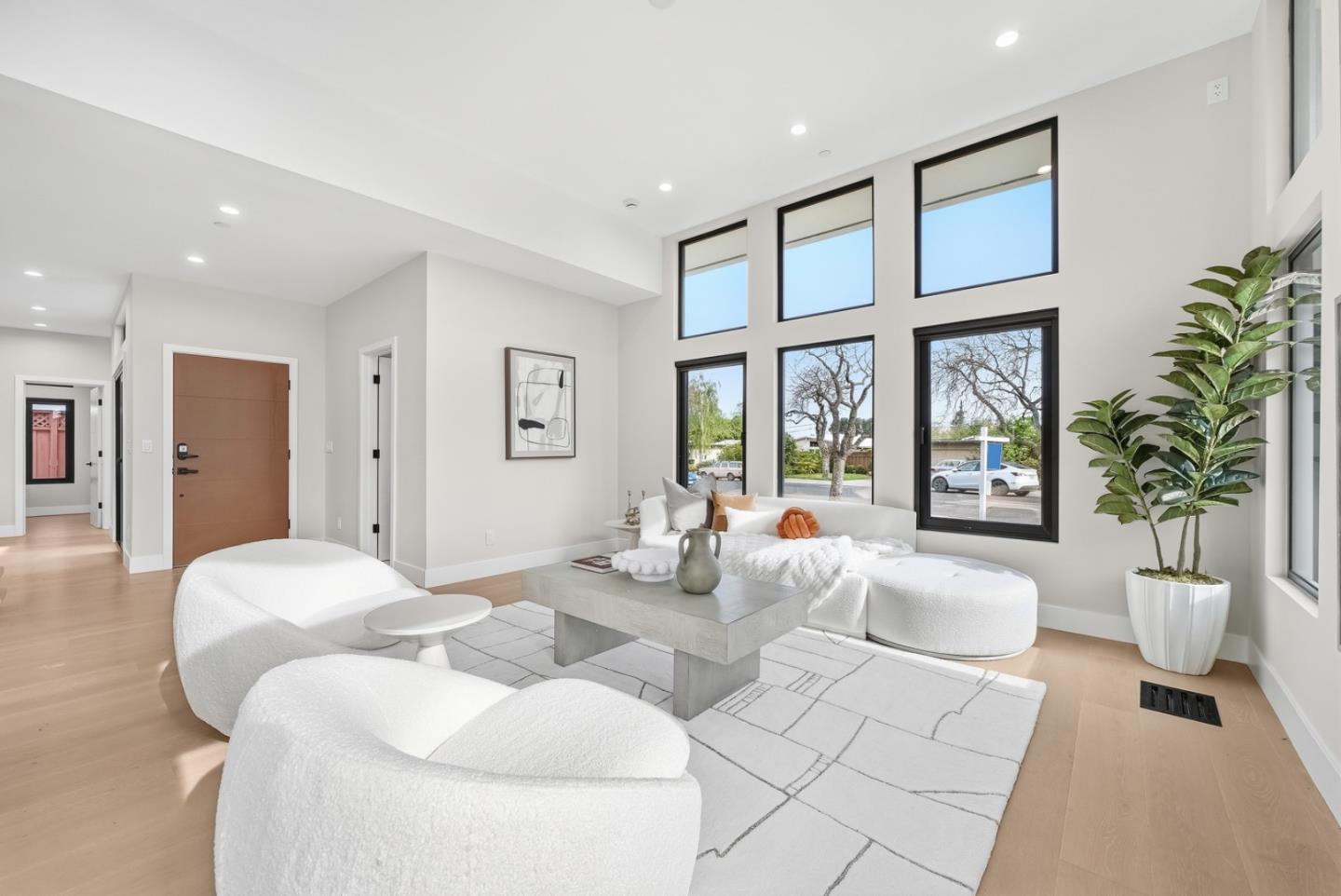 Detail Gallery Image 4 of 39 For 3830 Carlson Cir, Palo Alto,  CA 94306 - 4 Beds | 3/1 Baths