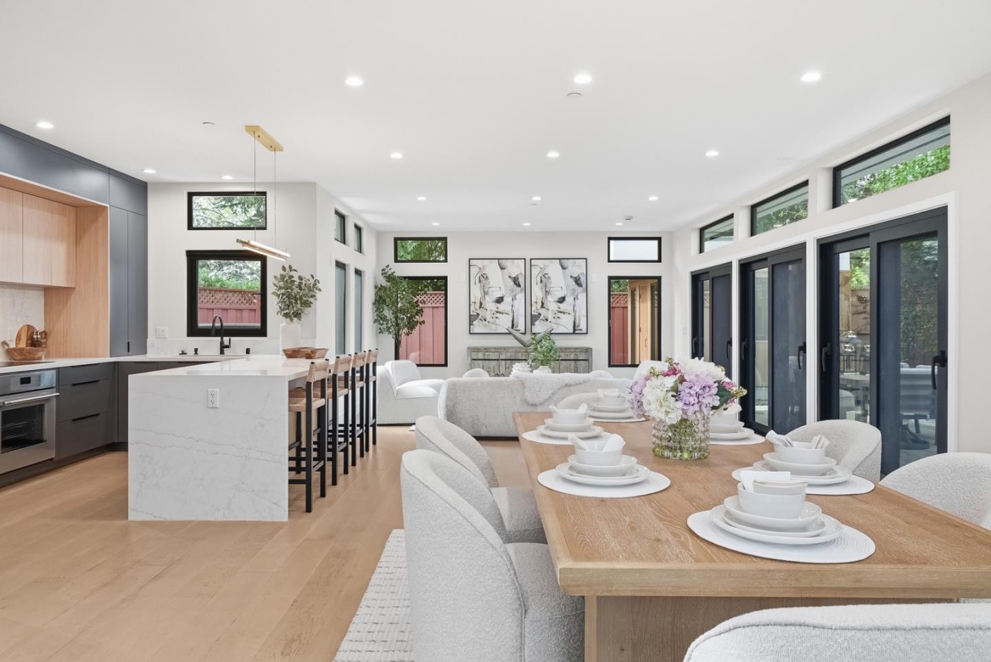 Detail Gallery Image 9 of 39 For 3830 Carlson Cir, Palo Alto,  CA 94306 - 4 Beds | 3/1 Baths