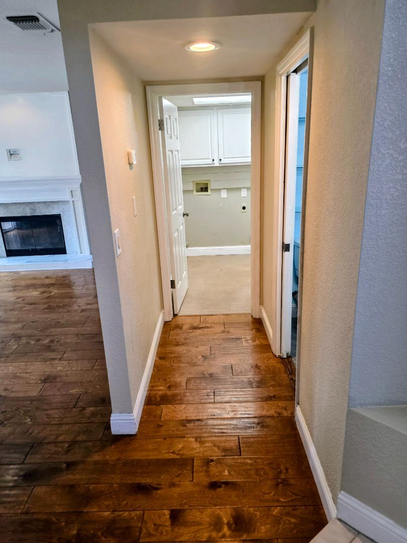 Detail Gallery Image 8 of 18 For 2212 Thurton Dr, Roseville,  CA 95747 - 4 Beds | 2/1 Baths