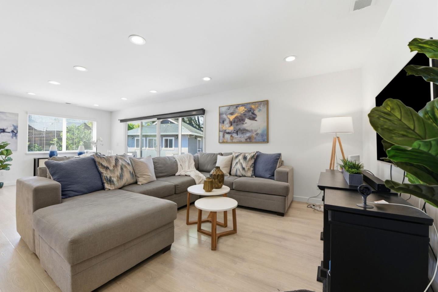 Detail Gallery Image 8 of 75 For 968 Cherry Ave, San Jose,  CA 95126 - 3 Beds | 2 Baths