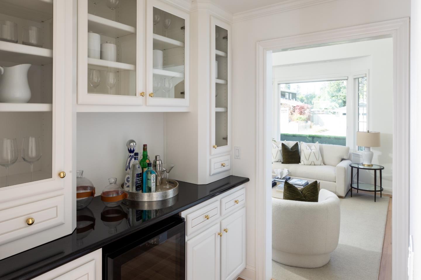 Detail Gallery Image 13 of 29 For 1049 Russell Ave, Los Altos,  CA 94024 - 4 Beds | 3/1 Baths