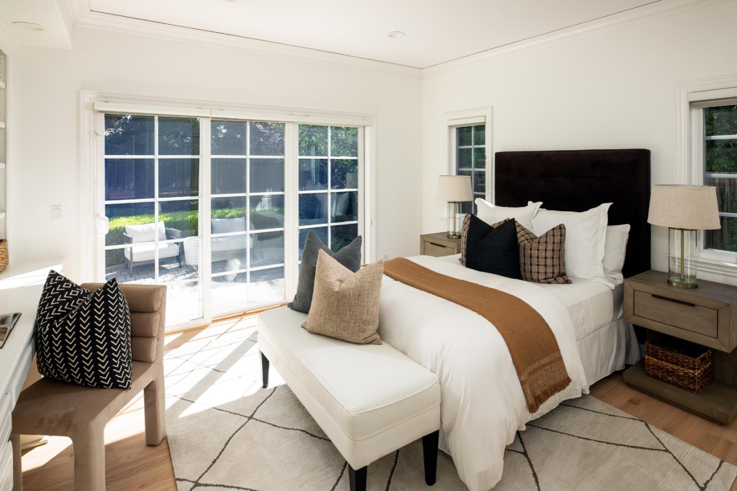 Detail Gallery Image 14 of 29 For 1049 Russell Ave, Los Altos,  CA 94024 - 4 Beds | 3/1 Baths