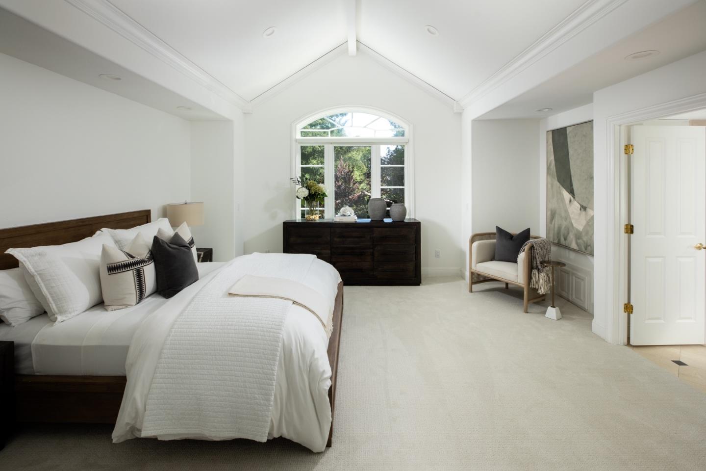 Detail Gallery Image 19 of 29 For 1049 Russell Ave, Los Altos,  CA 94024 - 4 Beds | 3/1 Baths