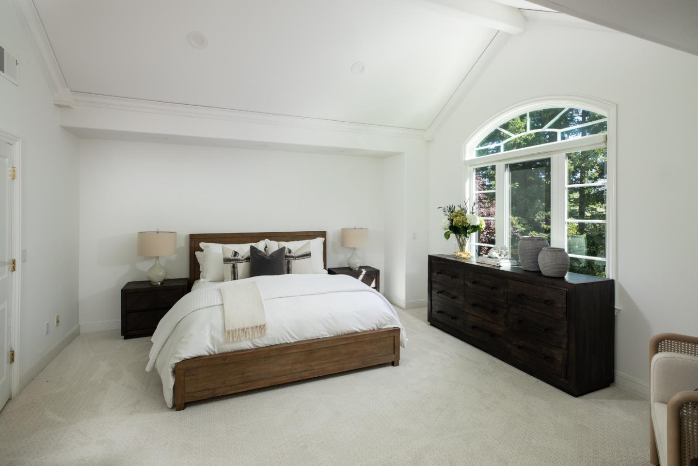 Detail Gallery Image 20 of 29 For 1049 Russell Ave, Los Altos,  CA 94024 - 4 Beds | 3/1 Baths