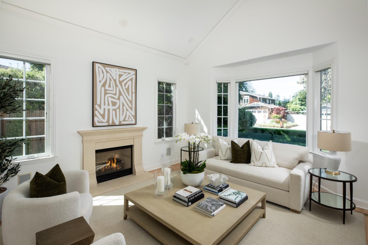 Detail Gallery Image 5 of 29 For 1049 Russell Ave, Los Altos,  CA 94024 - 4 Beds | 3/1 Baths