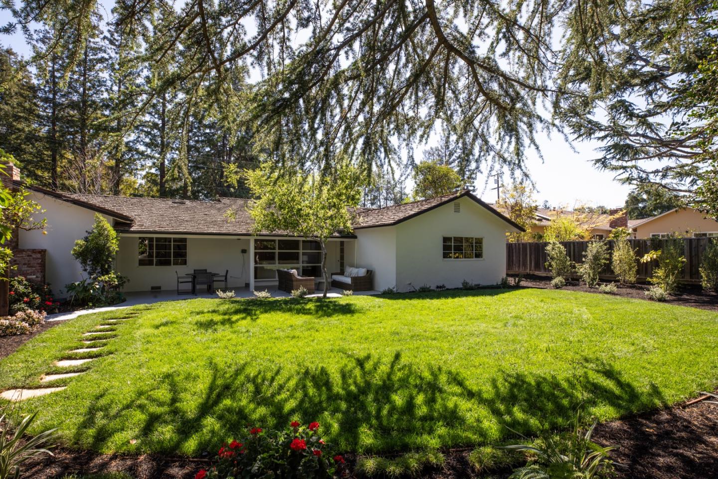 Detail Gallery Image 20 of 22 For 617 Giralda Dr, Los Altos,  CA 94024 - 4 Beds | 2/1 Baths