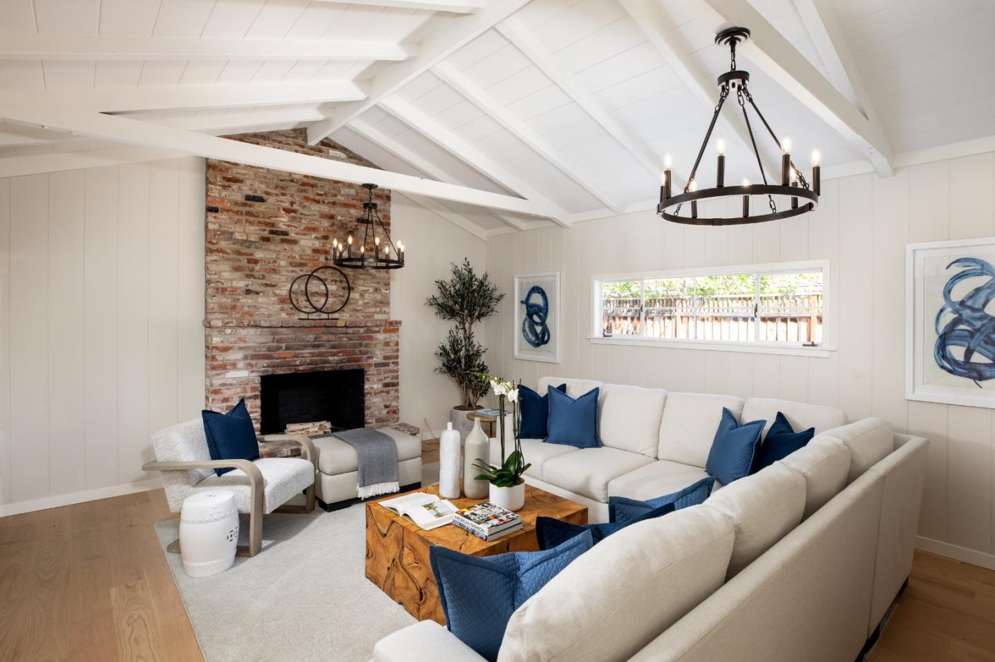 Detail Gallery Image 5 of 22 For 617 Giralda Dr, Los Altos,  CA 94024 - 4 Beds | 2/1 Baths