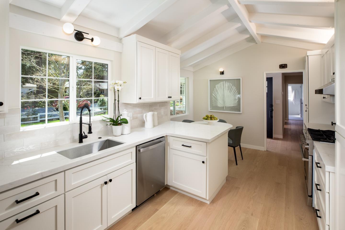 Detail Gallery Image 7 of 22 For 617 Giralda Dr, Los Altos,  CA 94024 - 4 Beds | 2/1 Baths