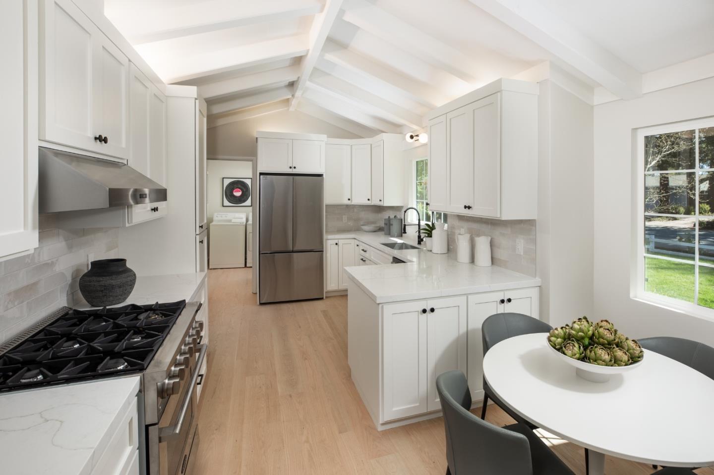 Detail Gallery Image 8 of 22 For 617 Giralda Dr, Los Altos,  CA 94024 - 4 Beds | 2/1 Baths