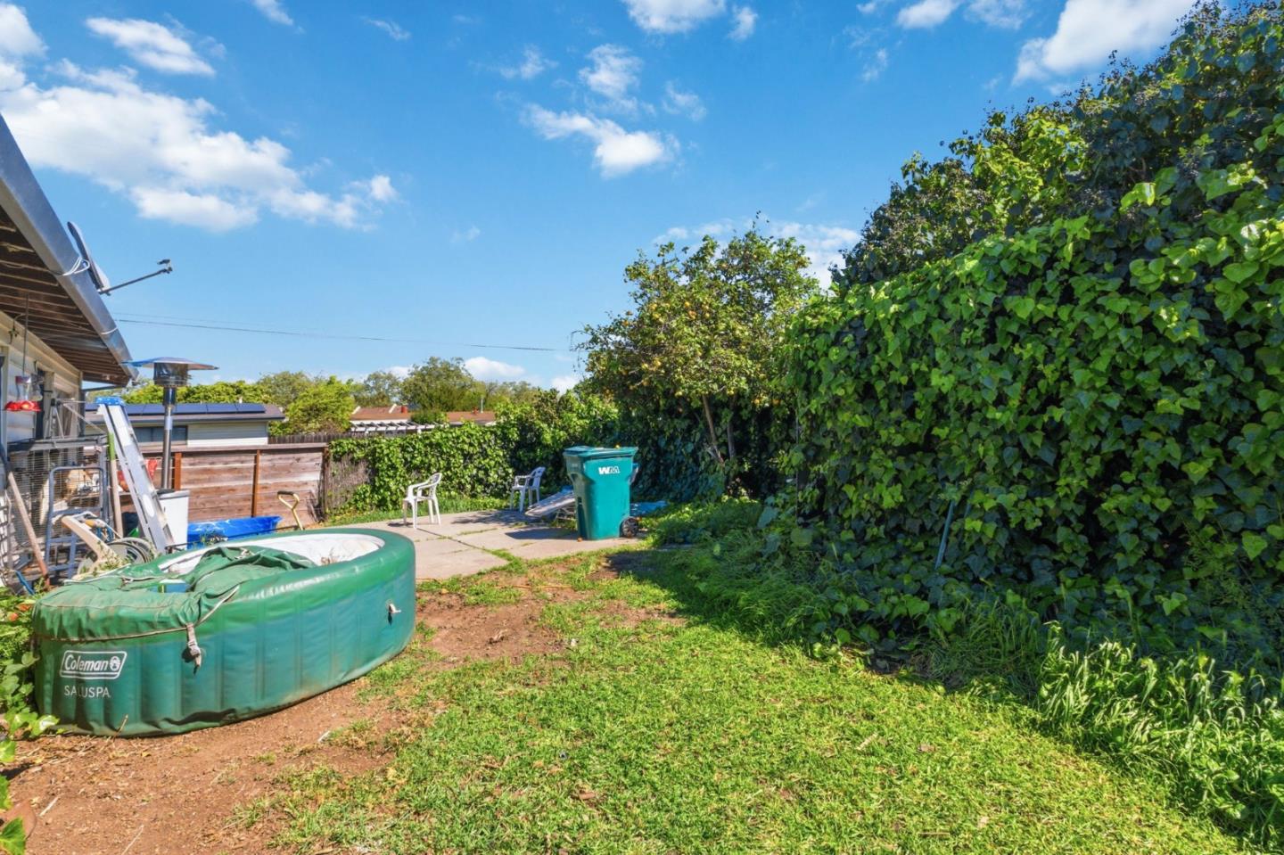 Detail Gallery Image 3 of 19 For 2612 Ocala St, Hayward,  CA 94545 - 3 Beds | 2 Baths