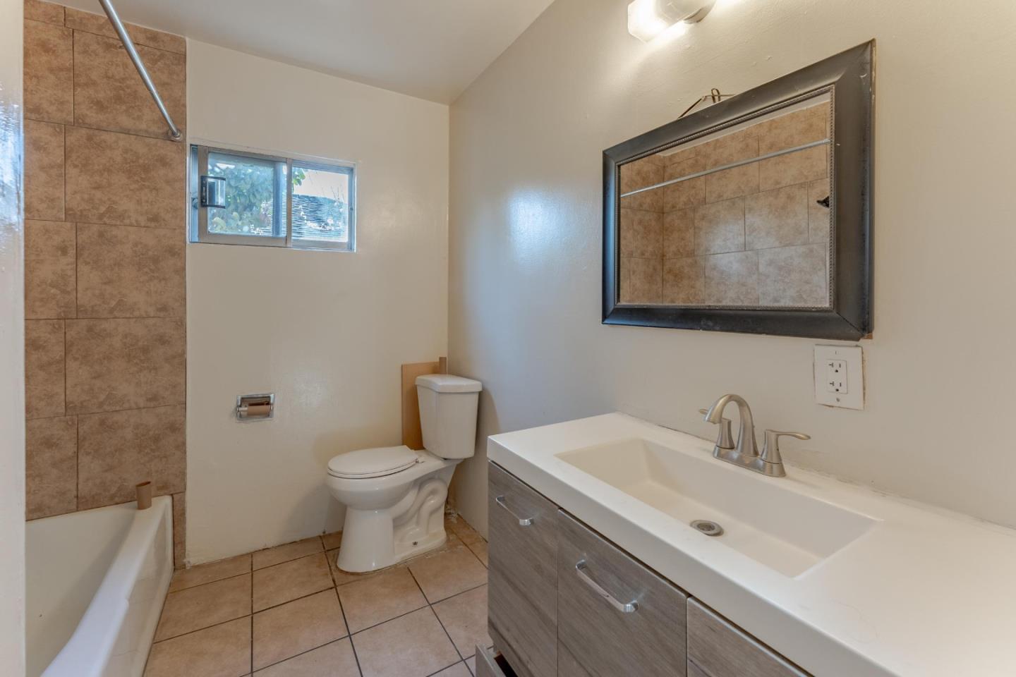Detail Gallery Image 11 of 18 For 1453 Whitton Ave, San Jose,  CA 95116 - 2 Beds | 1 Baths