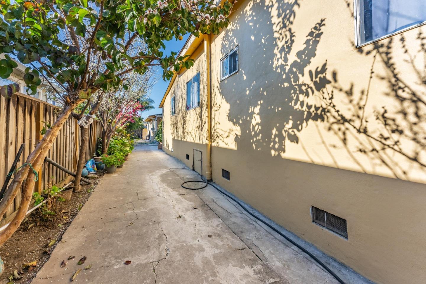 Detail Gallery Image 15 of 18 For 1453 Whitton Ave, San Jose,  CA 95116 - 2 Beds | 1 Baths