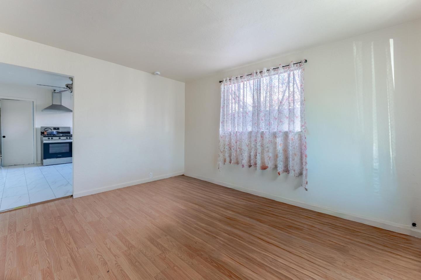 Detail Gallery Image 3 of 18 For 1453 Whitton Ave, San Jose,  CA 95116 - 2 Beds | 1 Baths