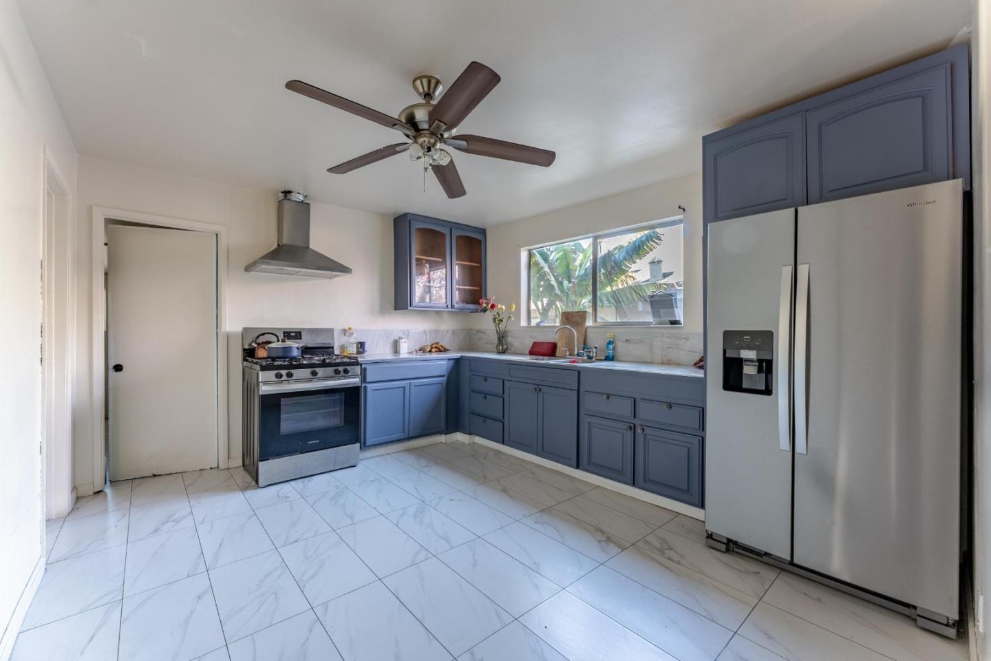 Detail Gallery Image 6 of 18 For 1453 Whitton Ave, San Jose,  CA 95116 - 2 Beds | 1 Baths