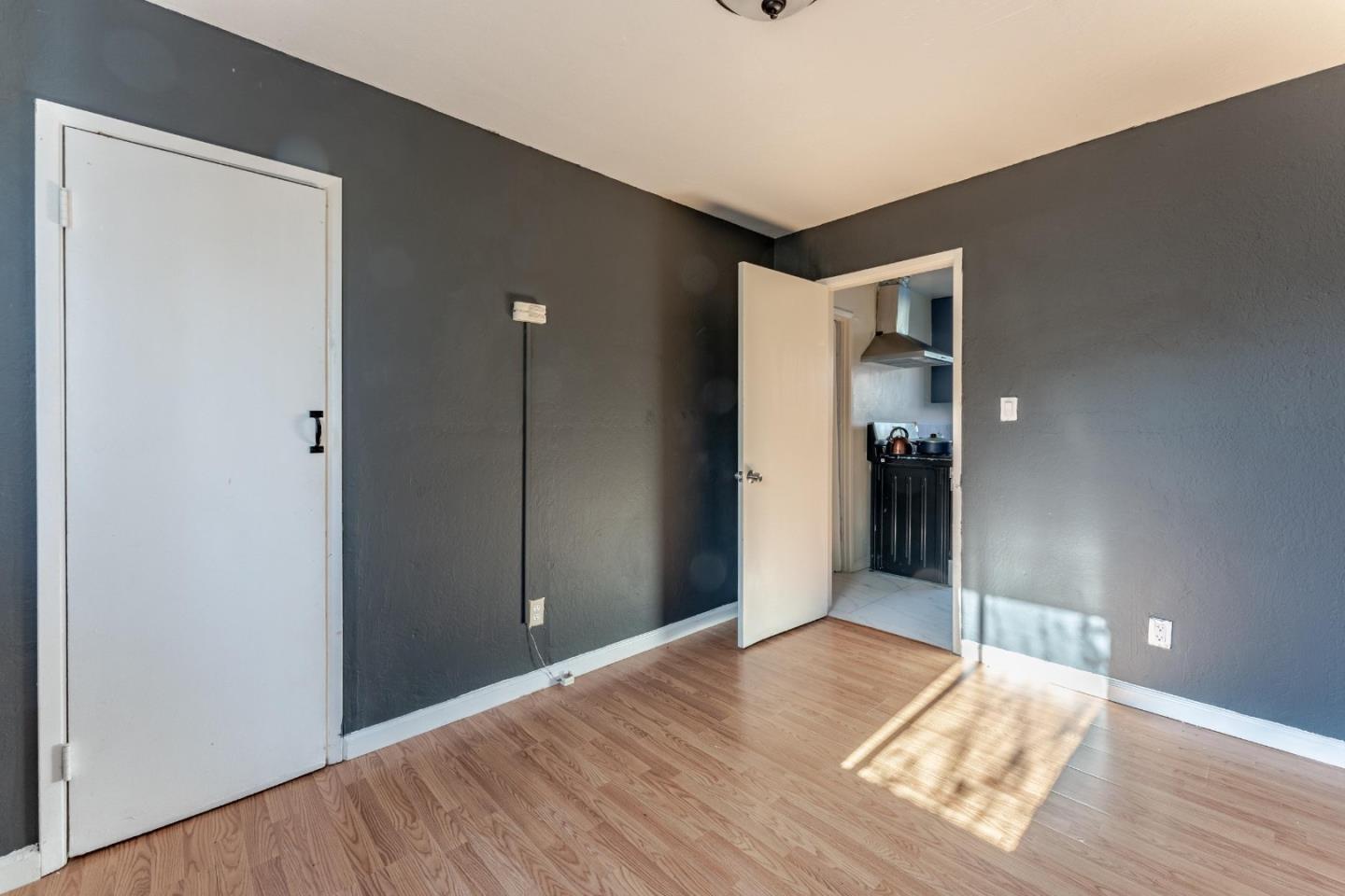 Detail Gallery Image 8 of 18 For 1453 Whitton Ave, San Jose,  CA 95116 - 2 Beds | 1 Baths